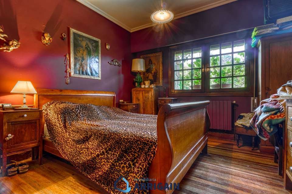Villa in Mendebaldea, Donostia-San Sebastian, Spain 4 - 15728536