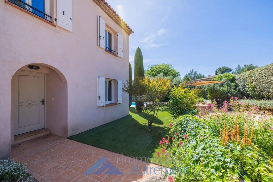 Villa in Mallemort, Provence-Alpes-Côte d'Azur, France 5 - 15728466