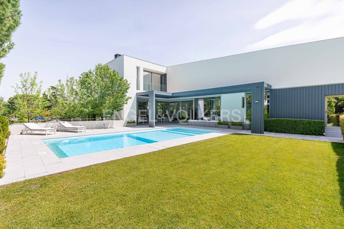 House in Boadilla del Monte, Comunidad de Madrid, Spain 3 - 15732827