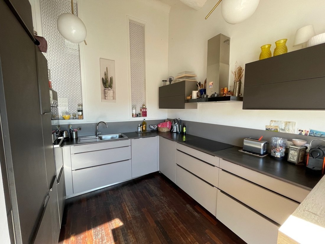 Apartment in Castellane, 6e Arrondissement, Marseille 4 - 15730078