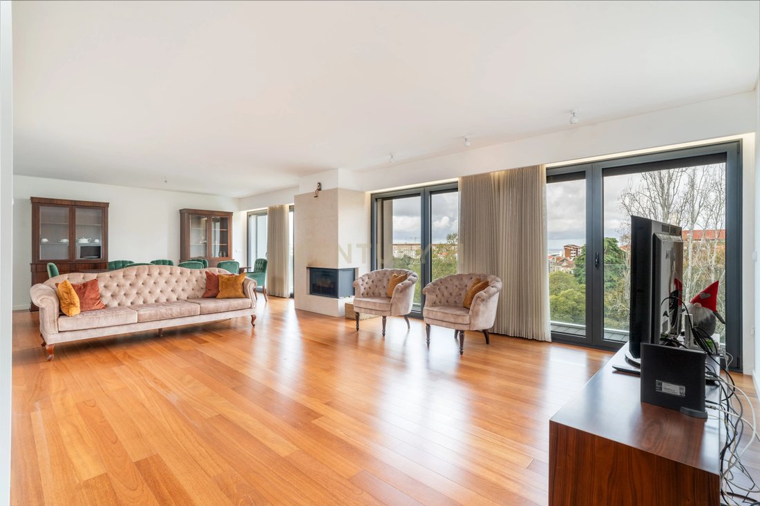 Apartment in Coimbra (Se Nova, Santa Cruz, Almedina e Sao Bartolomeu), Coimbra District, Portugal 1 - 11820658