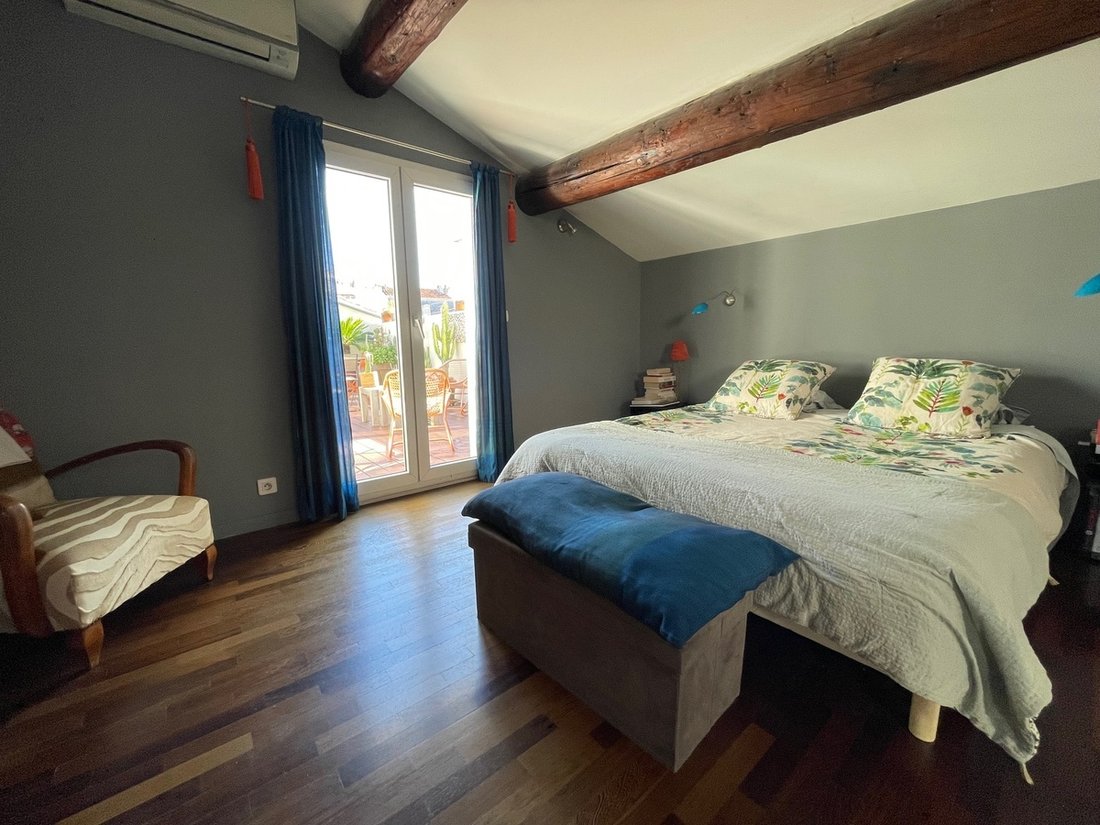 Apartment in Castellane, 6e Arrondissement, Marseille 3 - 15730078