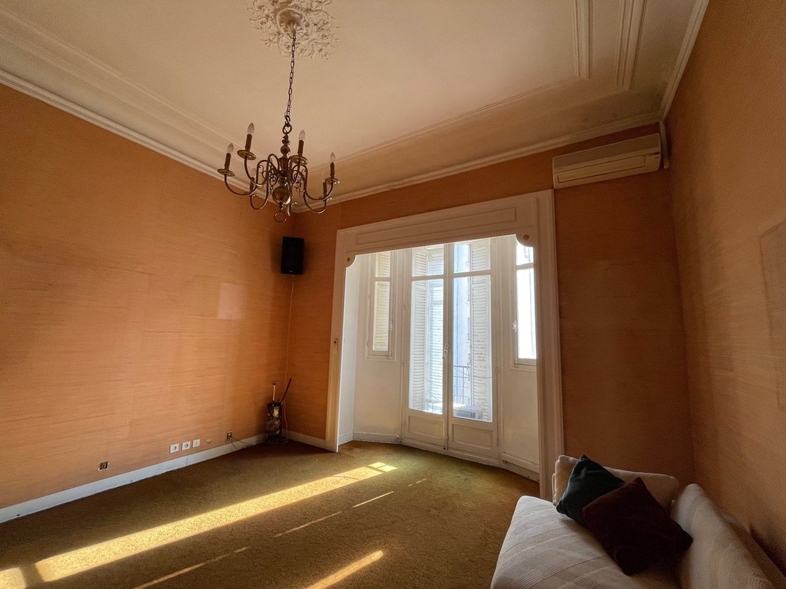 Apartment in Castellane, 6e Arrondissement, Marseille 3 - 15730068