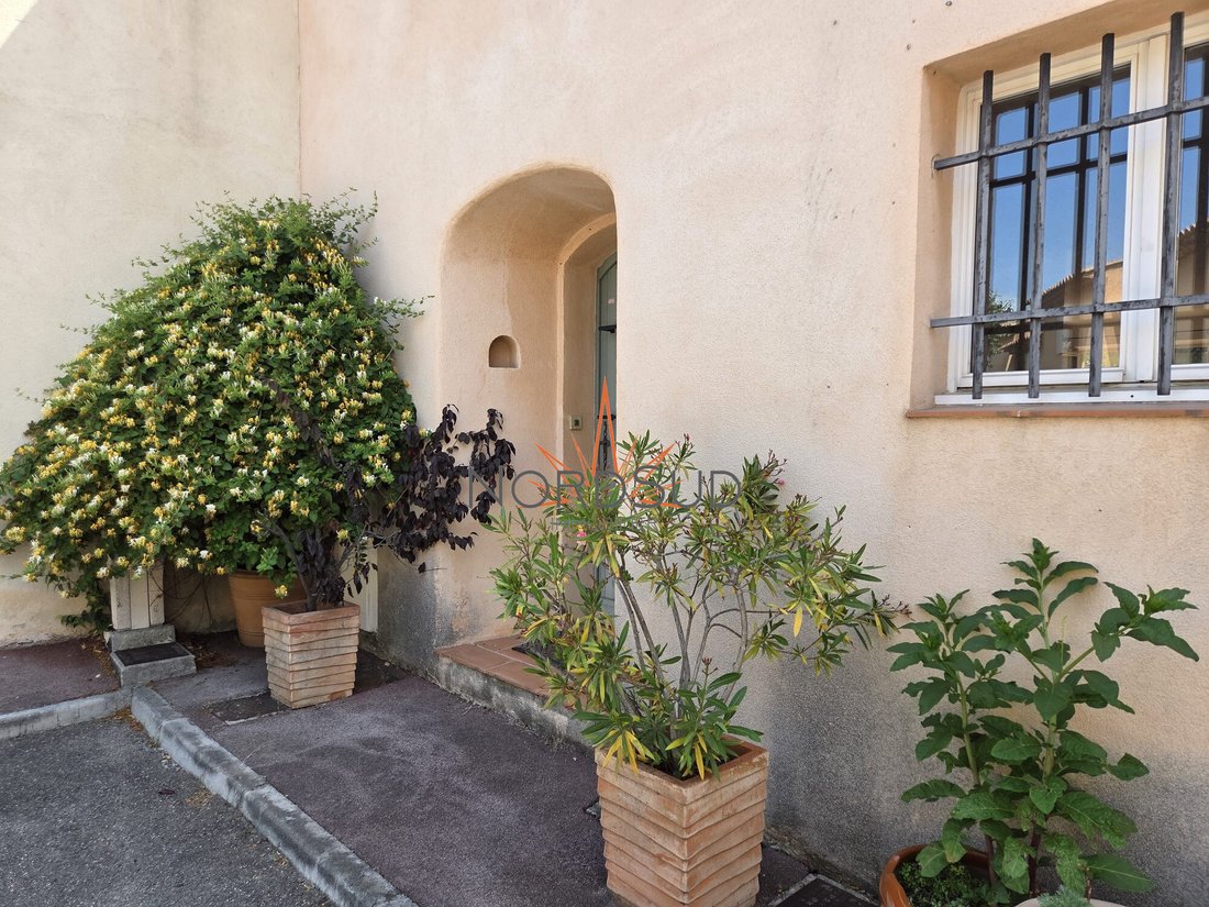 Villa in Granettes-Jauberte-Sainte Anne, Aix-en-Provence, France 5 - 15733542