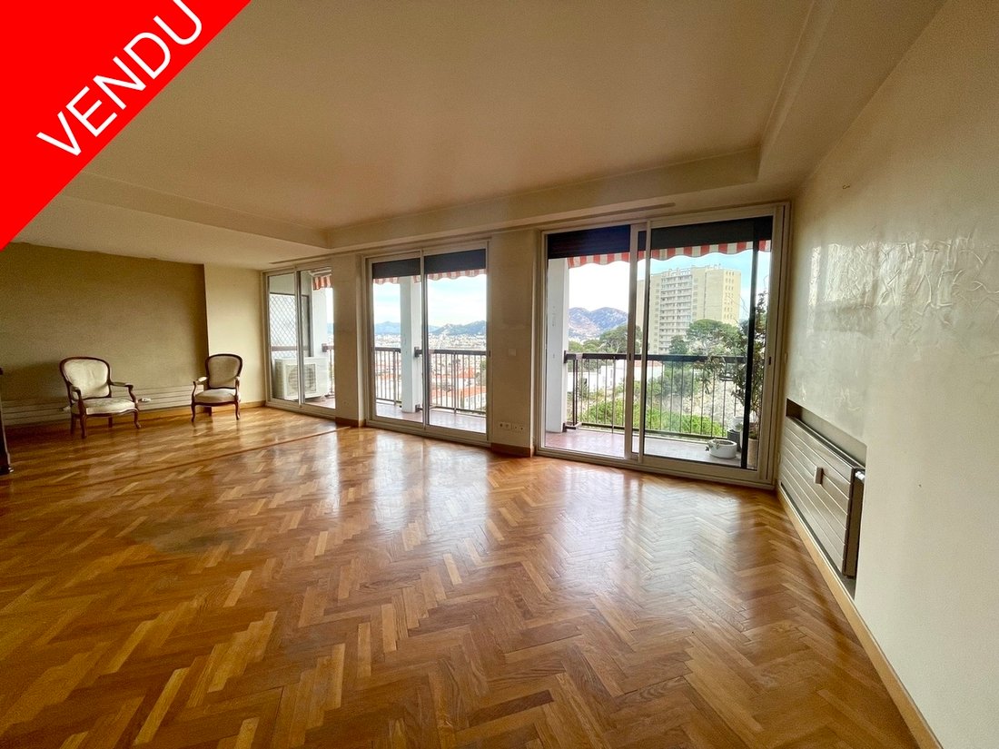 Apartment in Castellane, 6e Arrondissement, Marseille 1 - 15730105