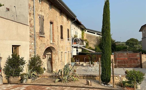 Villa in Desenzanino, Desenzano del Garda, Lombardy 1