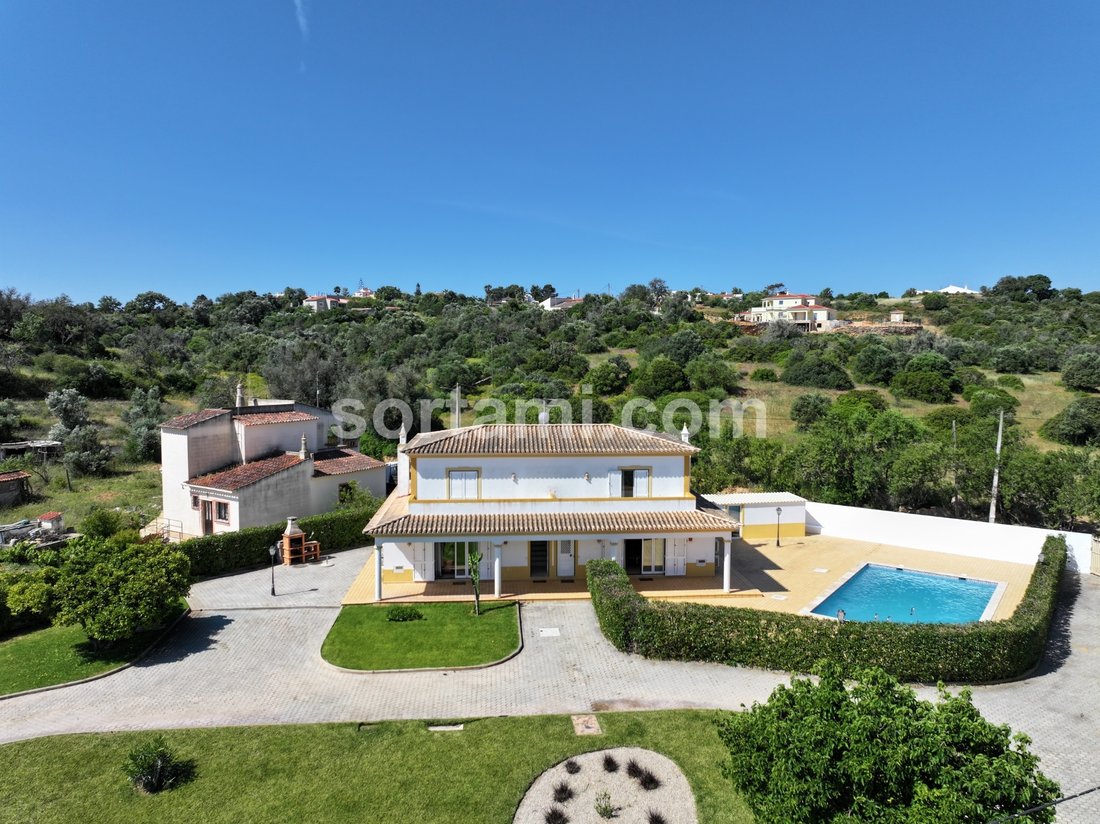 House in Lagoa e Carvoeiro, Algarve, Portugal 1 - 15732771