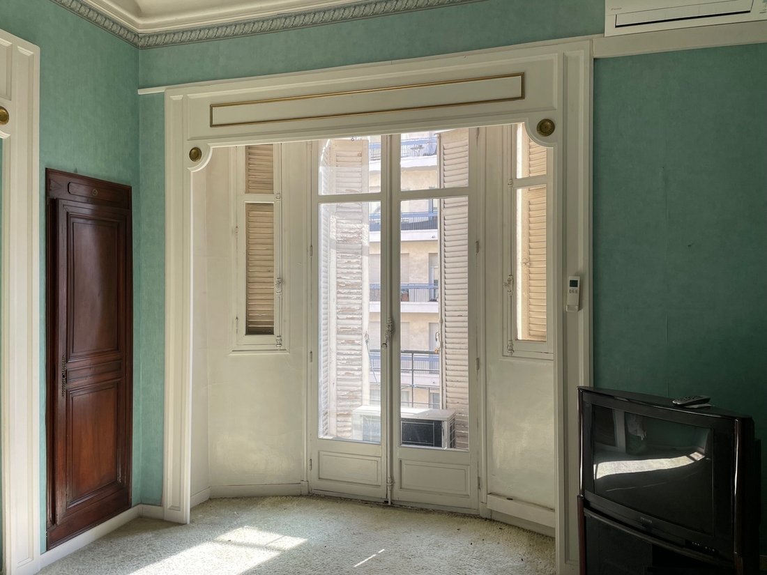 Apartment in Castellane, 6e Arrondissement, Marseille 4 - 15730068