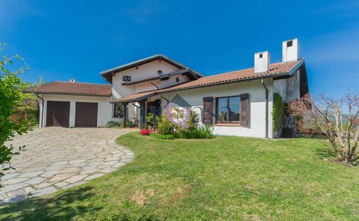 Villa en Monte Marenzo, Lombardía, Italia 1