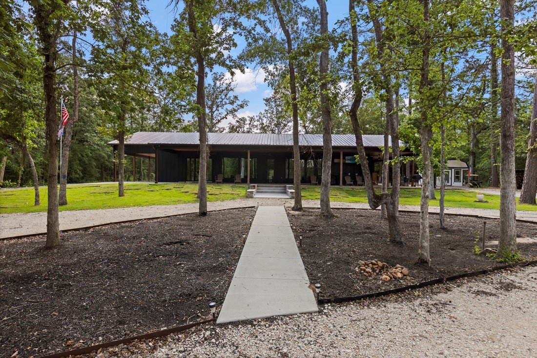 House in Willis, Texas, United States 2 - 15733298
