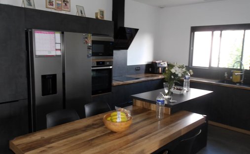 Casa a La Plaine, Beaucaire, Francia 1