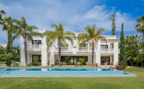 Villa in Estepona, Andalusia, Spain 1