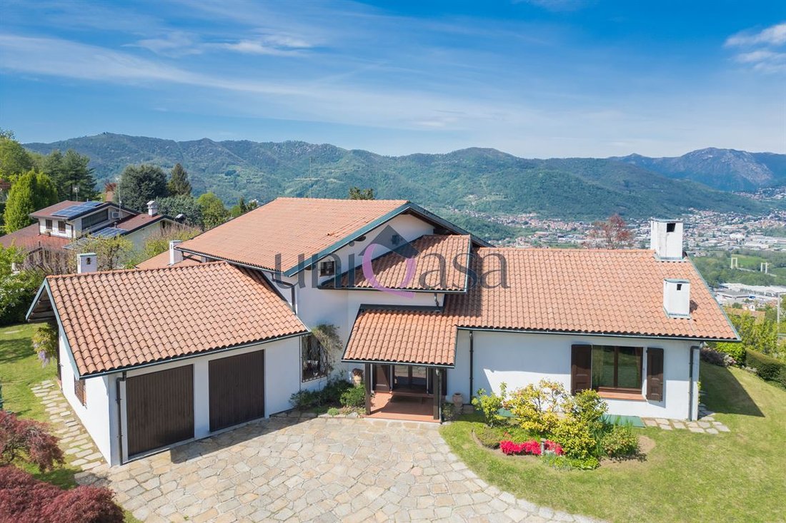 Villa en Monte Marenzo, Lombardía, Italia 5 - 15732234