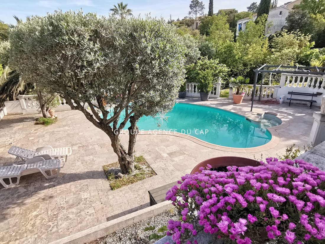 Villa in Frejus, Provence-Alpes-Côte d'Azur, France 1 - 15734392