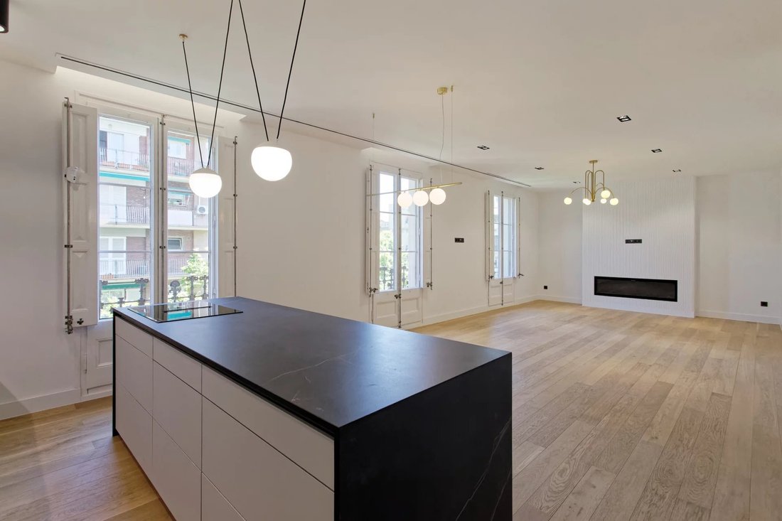 Apartment in Eixample, Barcelona, Spain 2 - 15730297