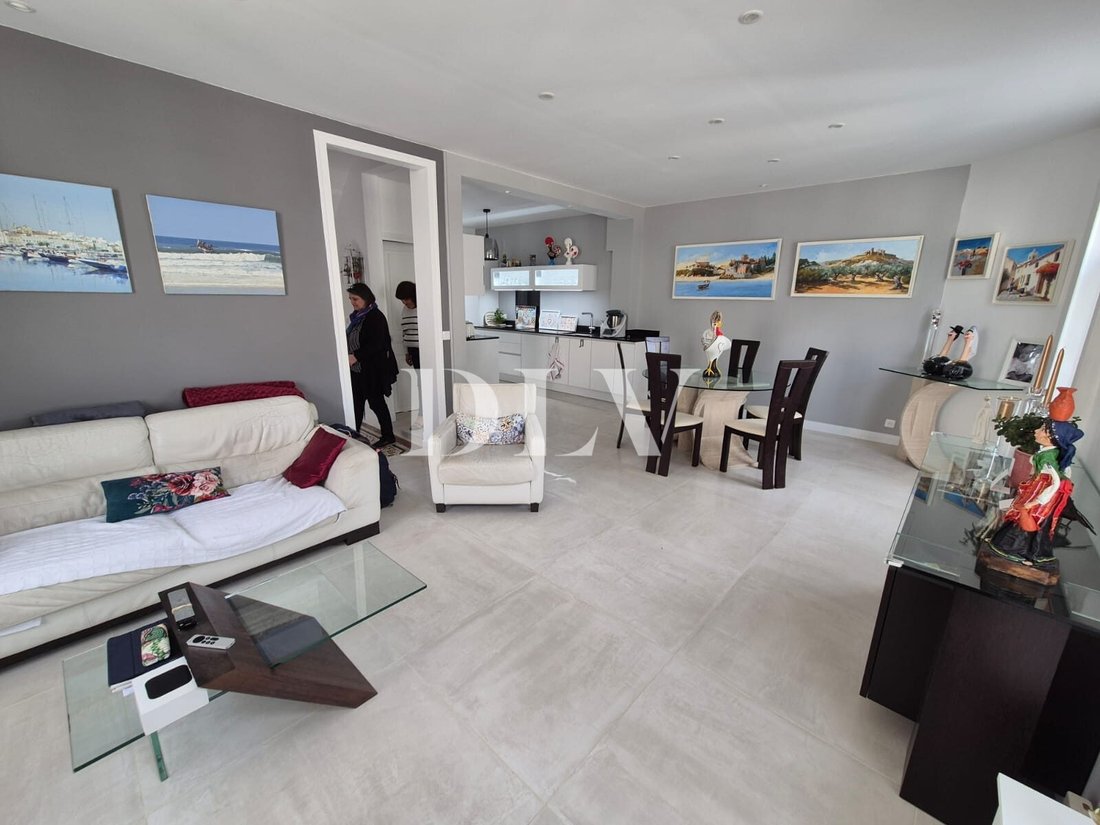 House in Fontainebleau, Ile-de-France, France 2 - 15733581