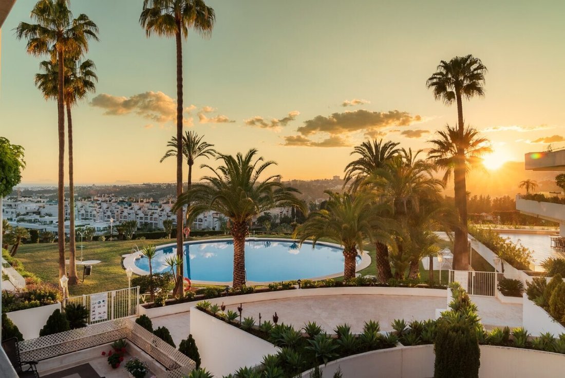 Apartment in Marbella, Andalusia, Spain 4 - 15732296