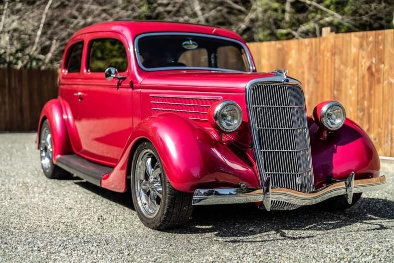 Coupe in Glendale, United States 1 - 15733063