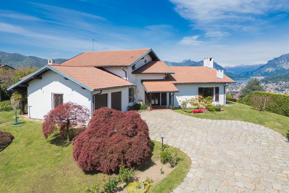 Villa en Monte Marenzo, Lombardía, Italia 2 - 15732234