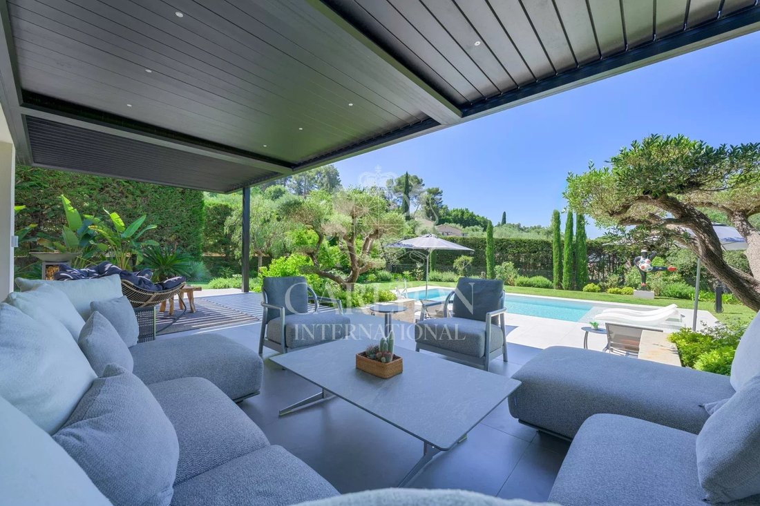 Villa in Mougins, Provence-Alpes-Côte d'Azur, France 2 - 15730346