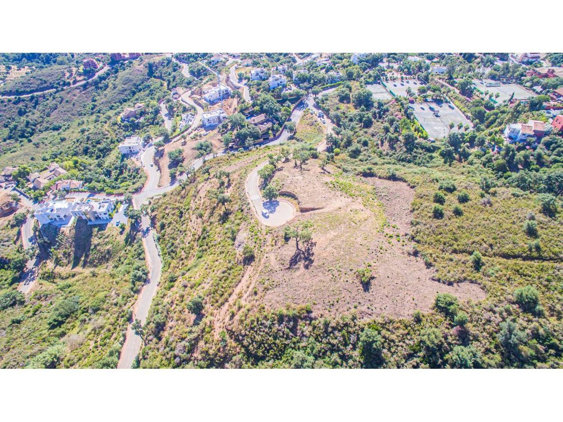 Land in Elviria-Cabopino, Marbella, Spain 2 - 15732547