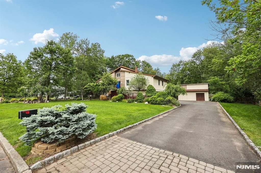 House in Saddle River, New Jersey, United States 2 - 15732940