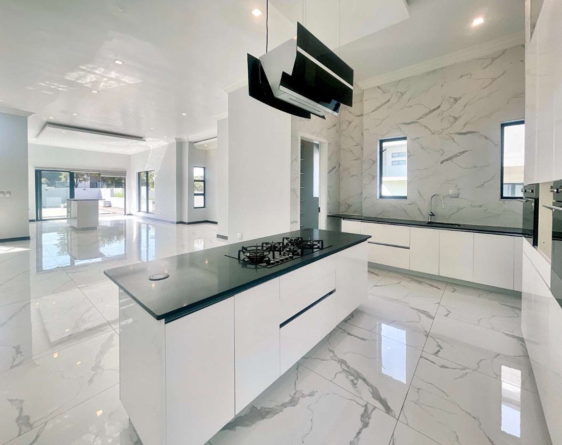 House in Halfway House Estate, Gauteng, South Africa 3 - 15733780