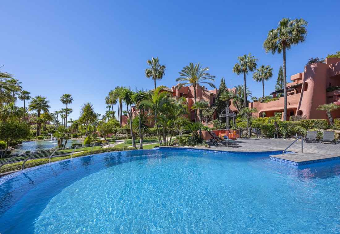 Penthouse in Gualdalmansa, Estepona, Andalusia 2 - 15732743