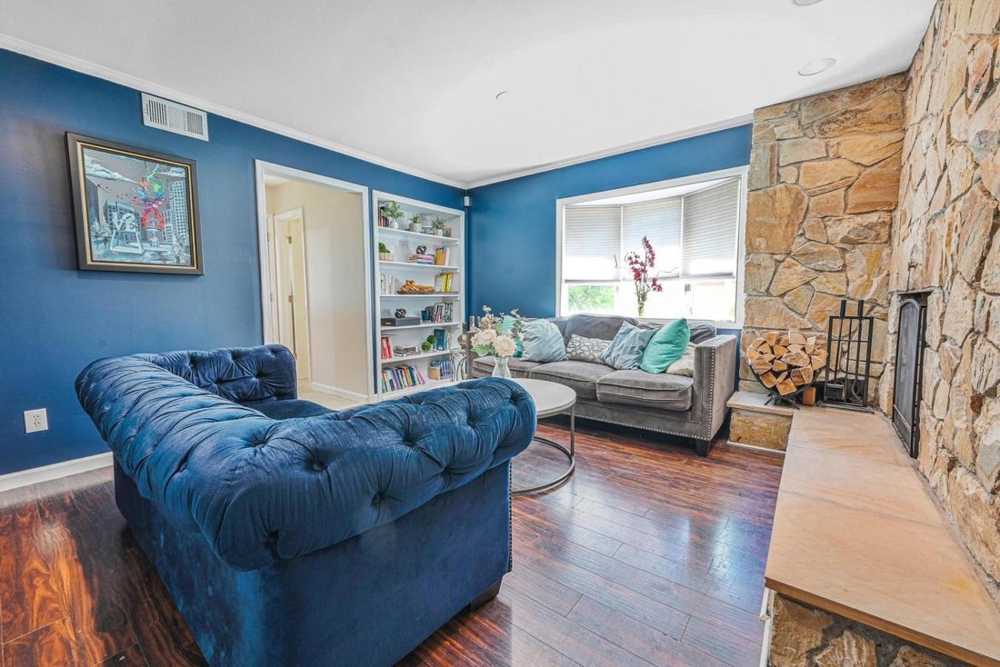 House in Port Washington, New York, United States 5 - 15734005