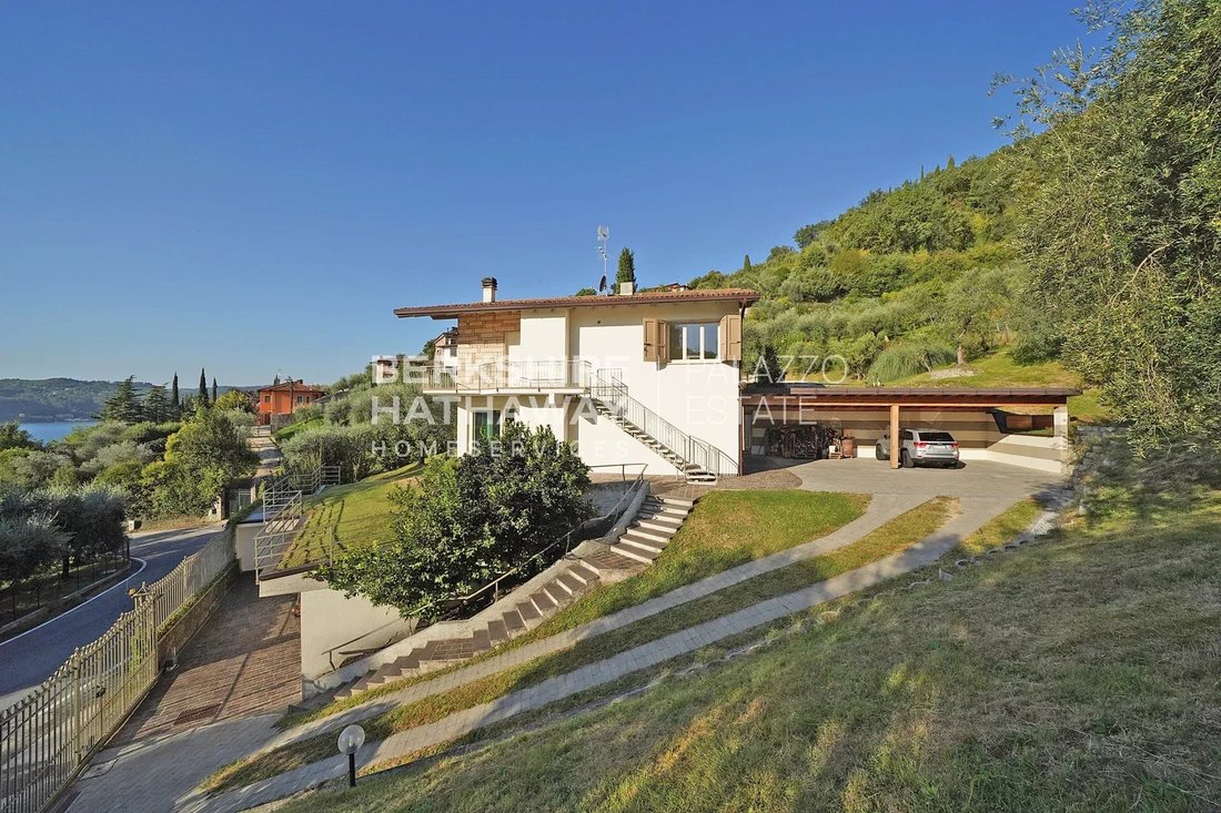 Villa in Salo, Lombardy, Italy 2 - 15732789