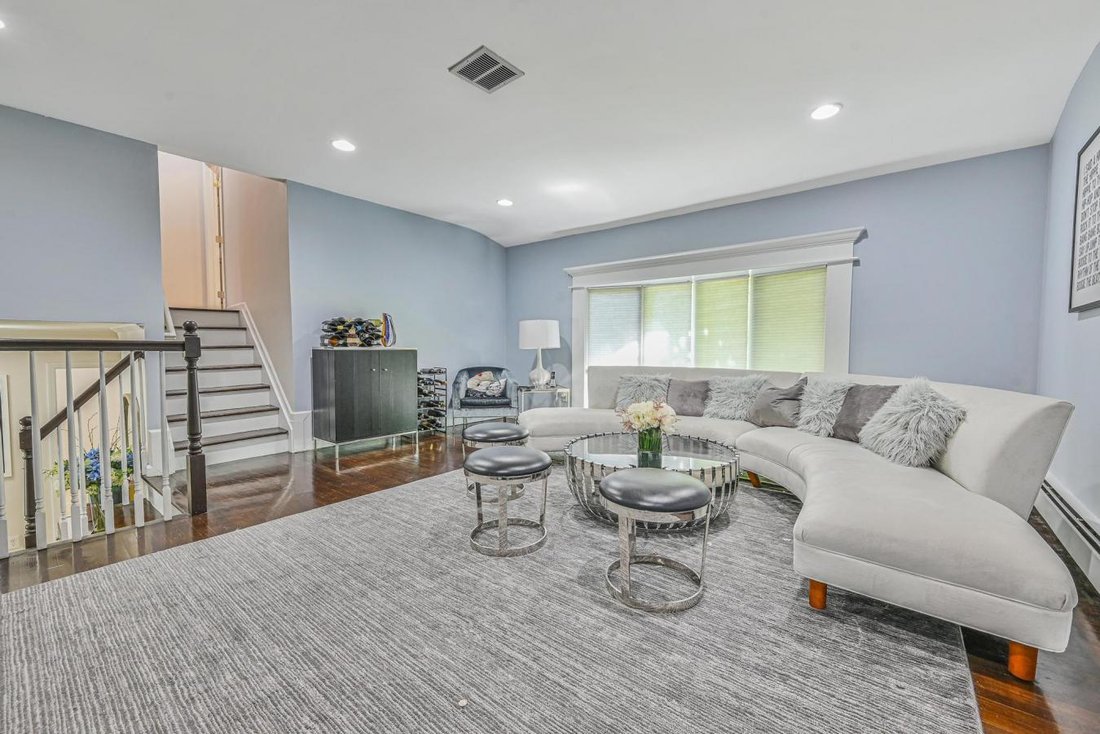 House in Port Washington, New York, United States 4 - 15734005