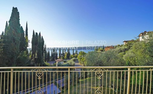 Villa in Salo, Lombardy, Italy 1