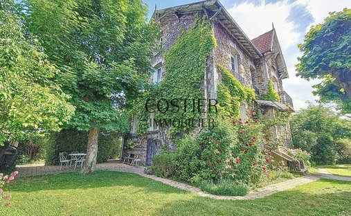 House in Chennevieres-sur-Marne, Ile-de-France, France 1