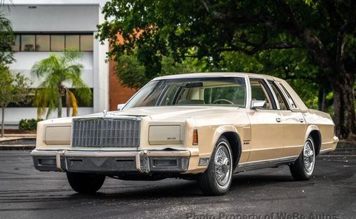 Chrysler New Yorker in Calverton, United States 1