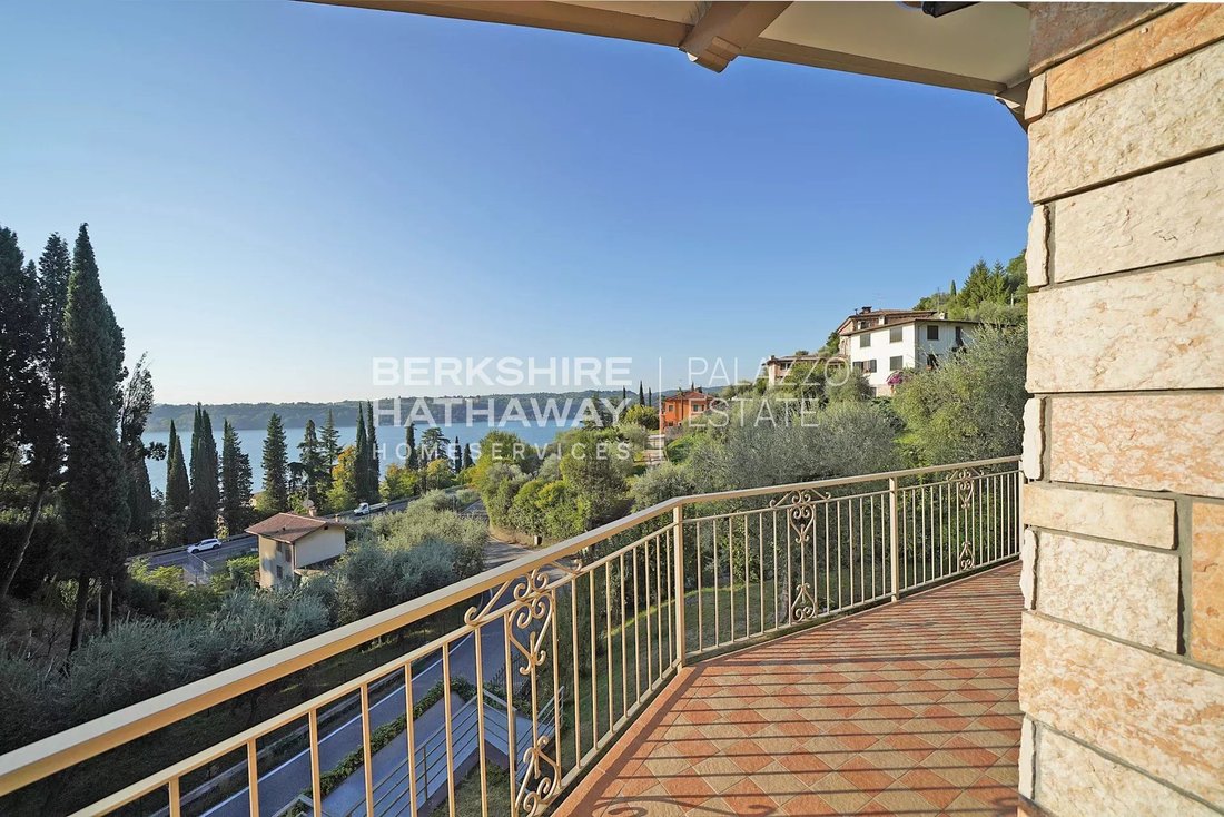 Villa in Salo, Lombardy, Italy 4 - 15732789