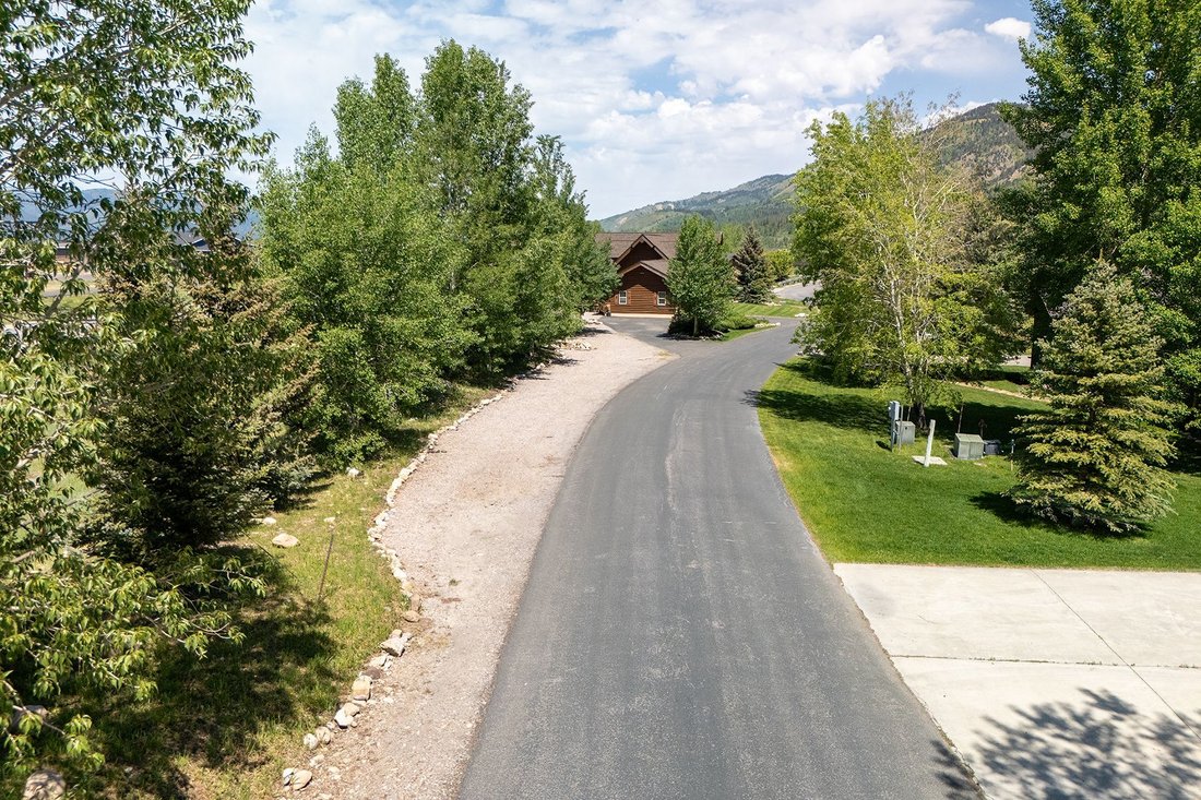 House in Alpine, Wyoming, United States 3 - 15732228