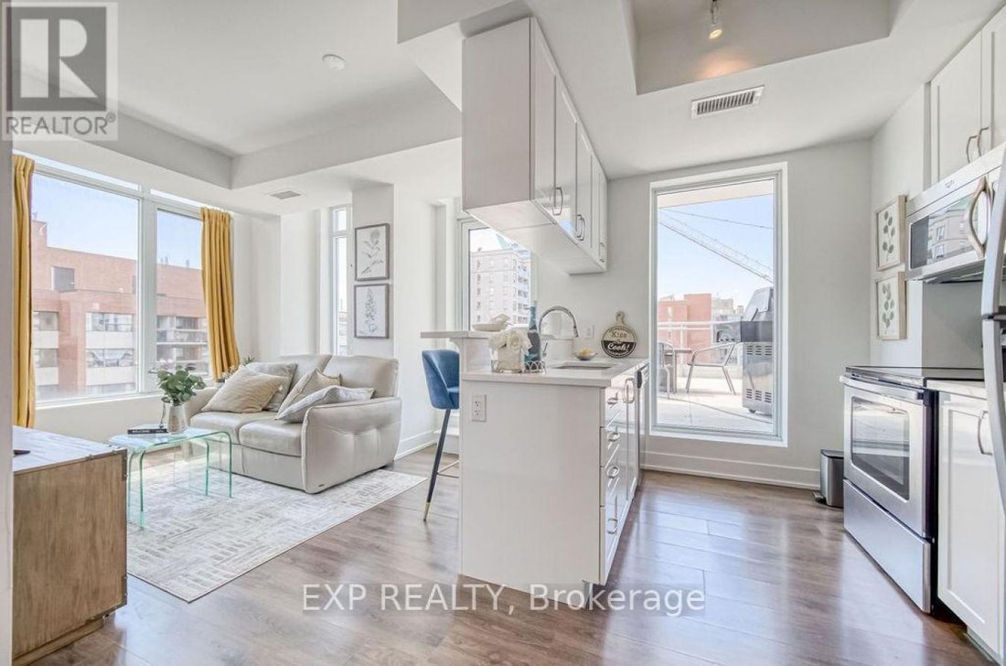 House in Toronto, Ontario, Canada 5 - 15733949