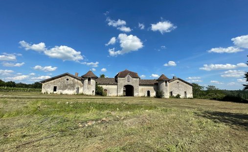 House in Pessac-sur-Dordogne, Nouvelle-Aquitaine, France 1