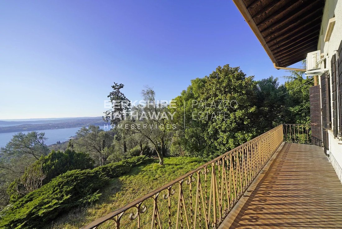 Villa in Gardone Riviera, Lombardy, Italy 3 - 15732800