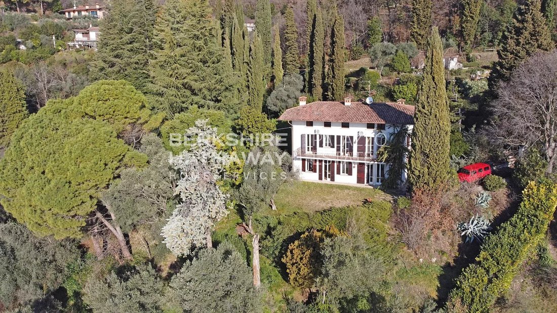 Villa in Gardone Riviera, Lombardy, Italy 1 - 15732800