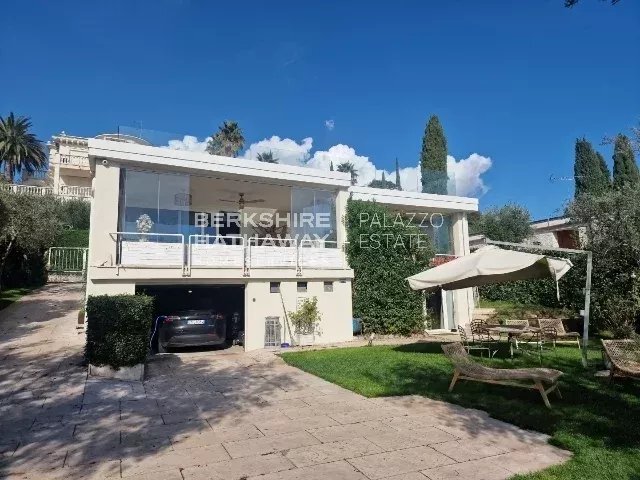 Villa in San Felice del Benaco, Lombardy, Italy 1 - 15732817