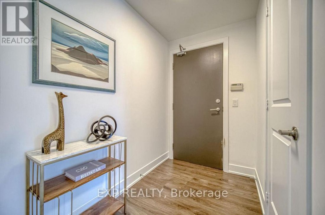 House in Toronto, Ontario, Canada 3 - 15733949