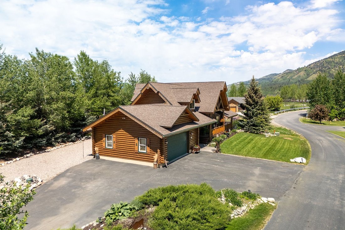House in Alpine, Wyoming, United States 1 - 15732228