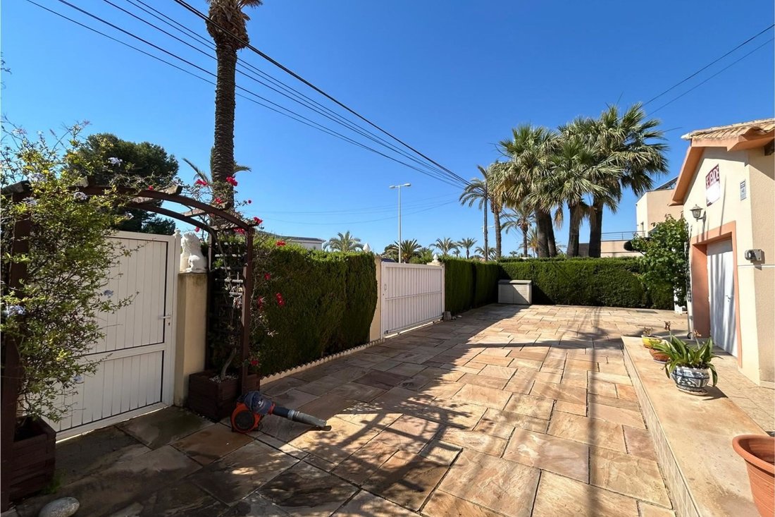 Villa in Cabo Roig, Orihuela, Valencian Community 5 - 15730591