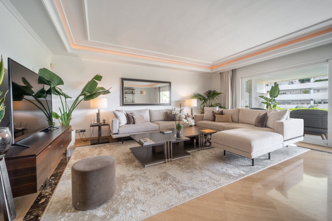 Apartment in Puerto Banus, Marbella, Spain 2 - 15734283