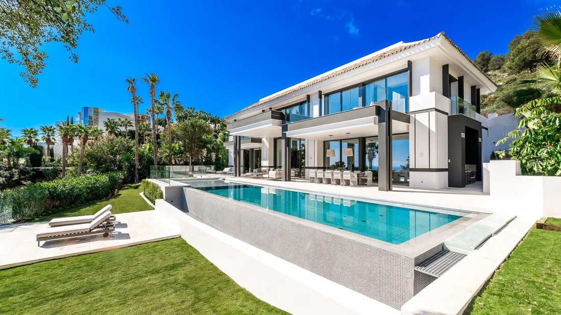 Villa in Marbella, Andalusia, Spain 1 - 15735281