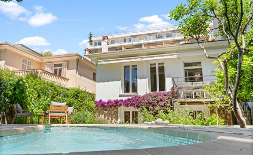 Townhouse in Saint Nicolas, Cannes, France 1