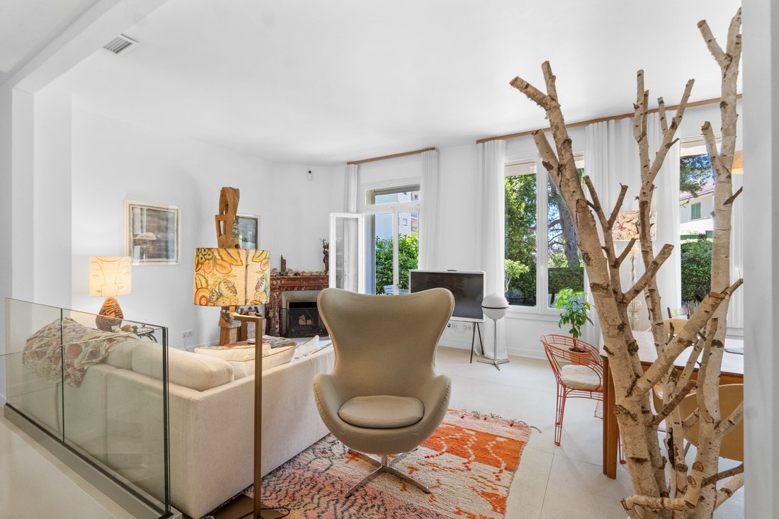 Townhouse in Saint Nicolas, Cannes, France 3 - 15735313