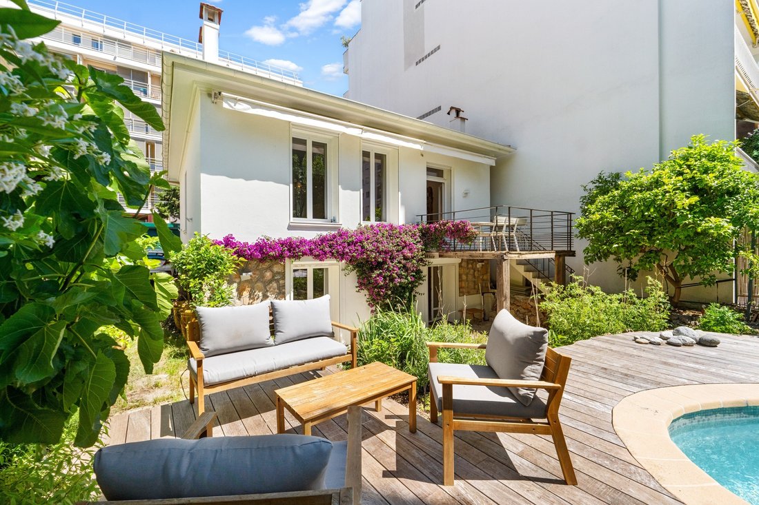 Townhouse in Saint Nicolas, Cannes, France 5 - 15735313