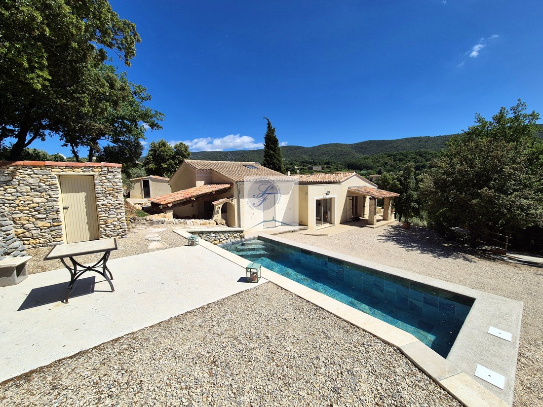 Villa in Methamis, Provence-Alpes-Côte d'Azur, France 2 - 15735915